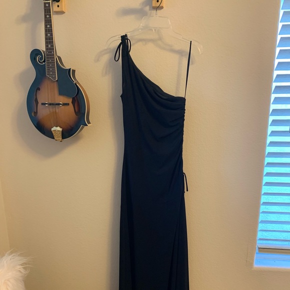 Laundry By Shelli Segal Dresses & Skirts - 🔥 SALE! Laundry One Shoulder Black Formal Dress